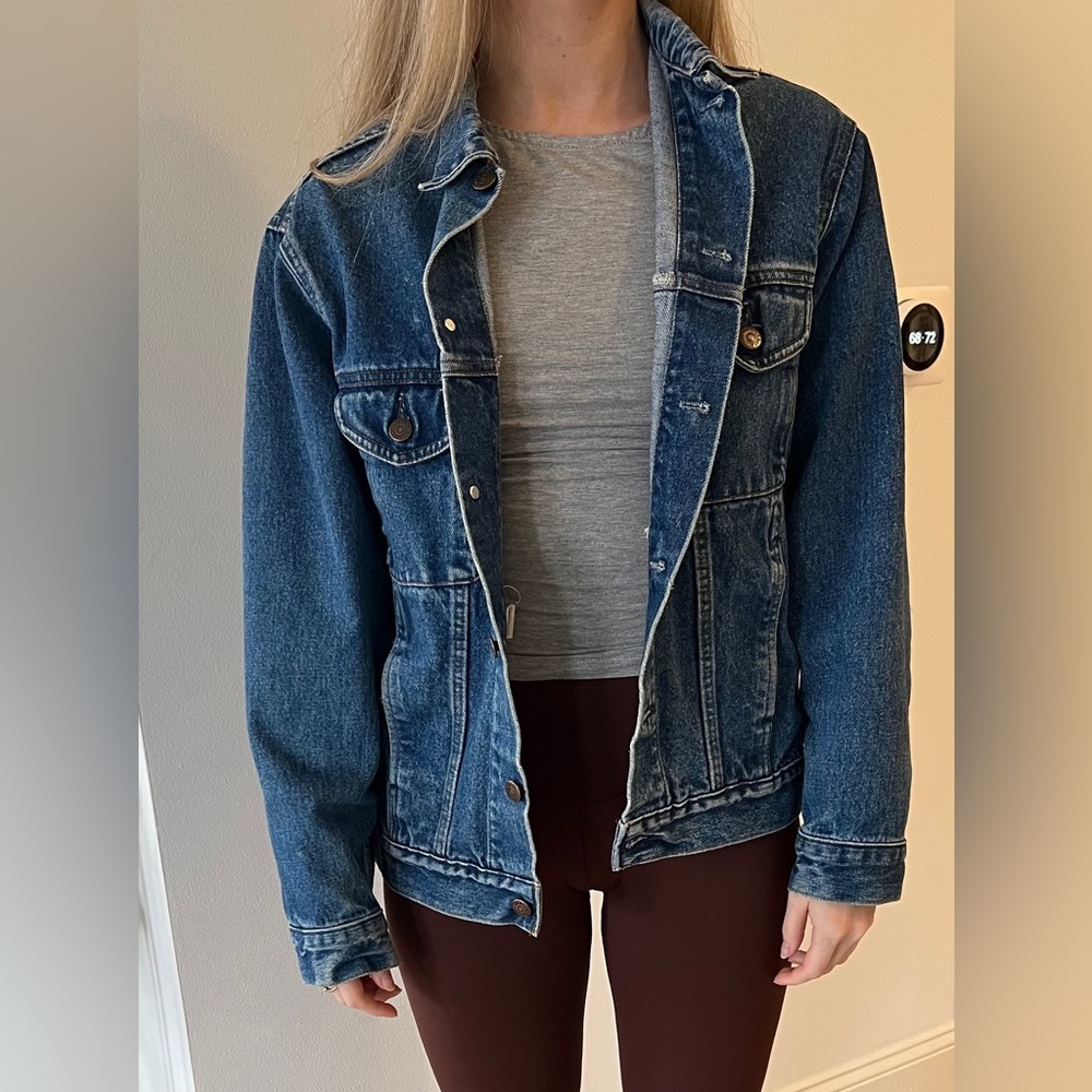 GAP jean jacket - size small would fit a medium